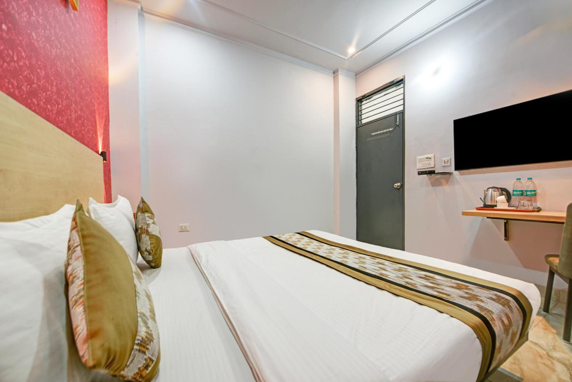 Royal Spark Inn1 - Medicity Gurugram, Near Medanta Hospital 구르가온 객실 사진