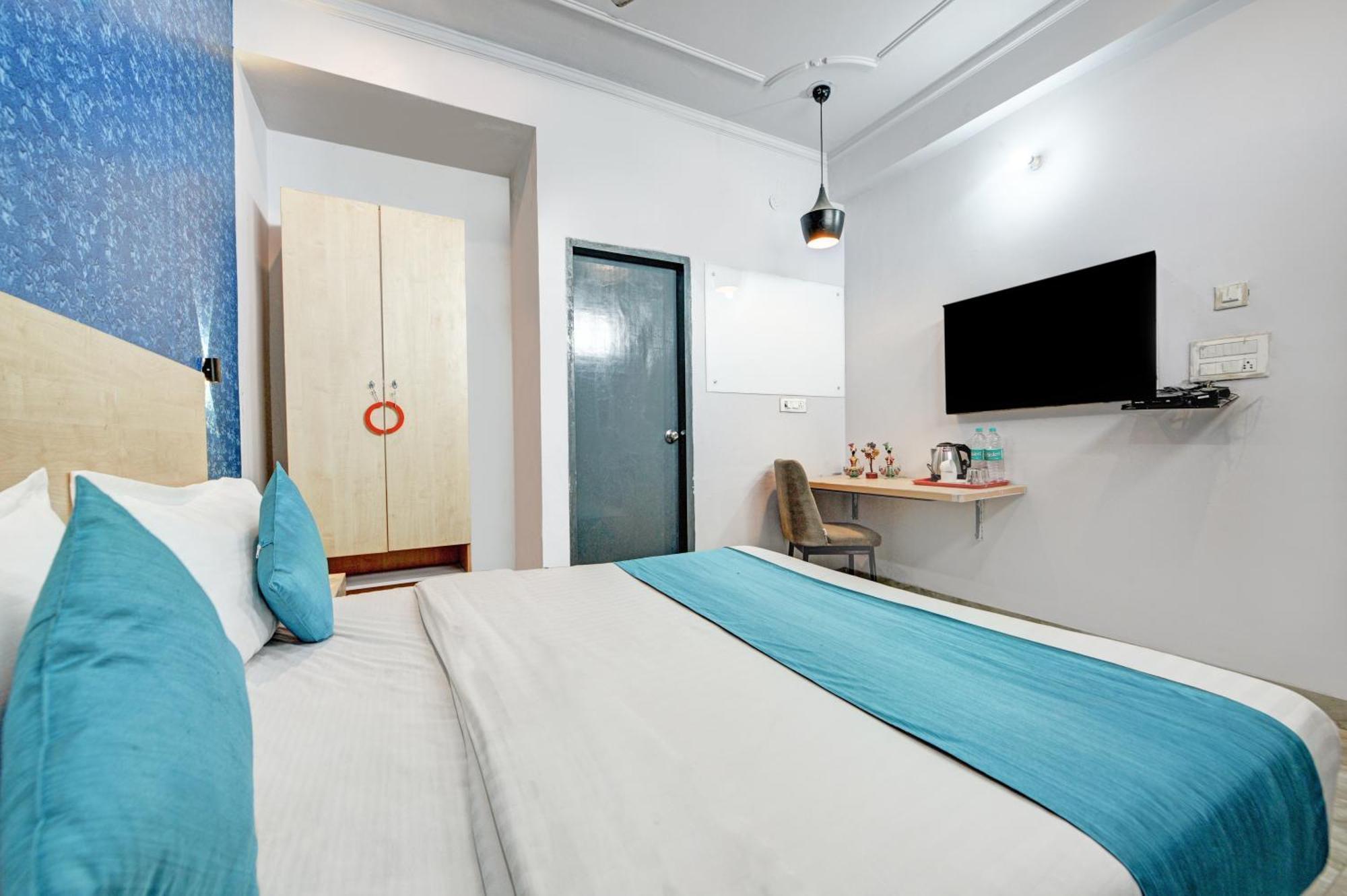 Royal Spark Inn1 - Medicity Gurugram, Near Medanta Hospital 구르가온 객실 사진