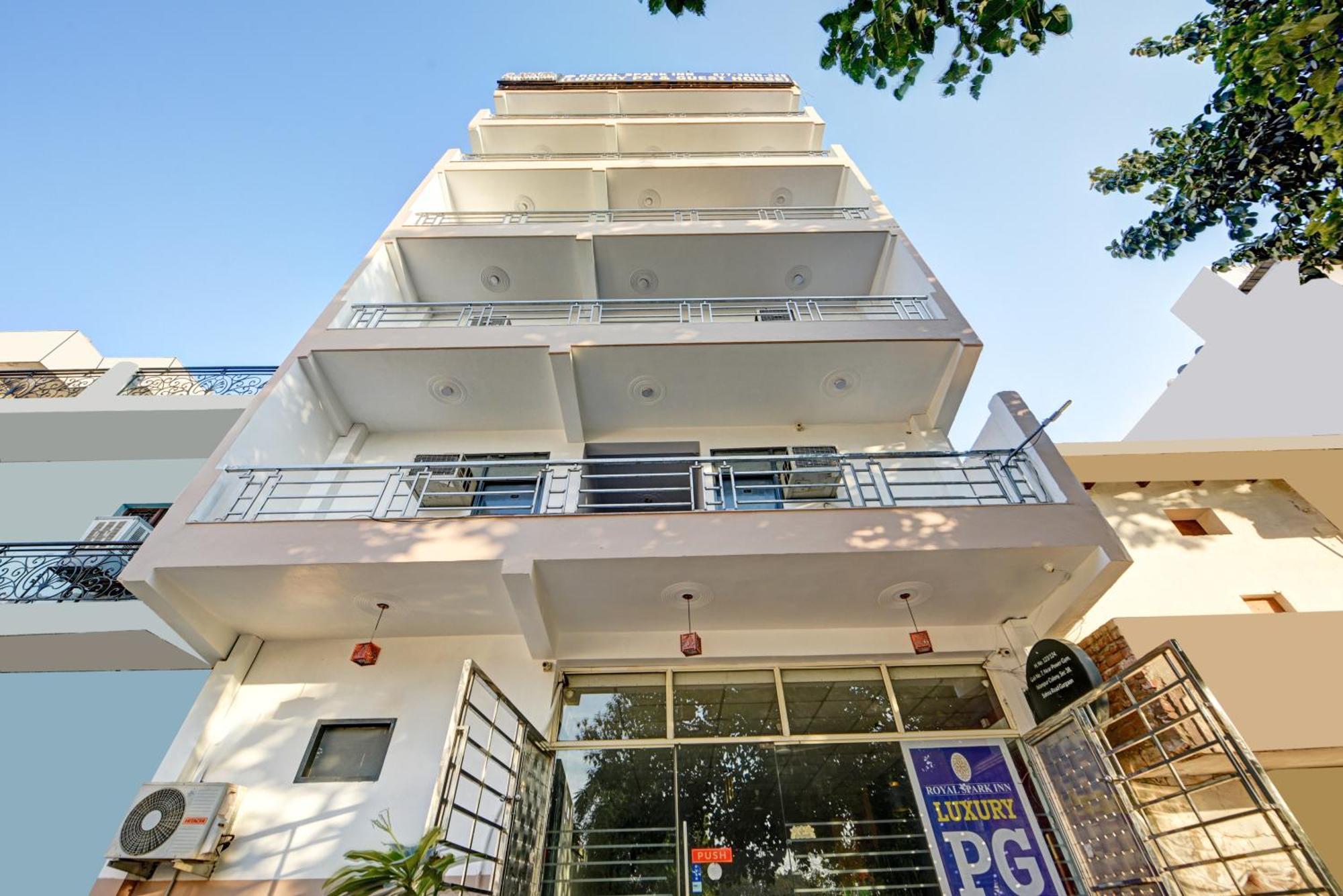 Royal Spark Inn1 - Medicity Gurugram, Near Medanta Hospital 구르가온 외부 사진
