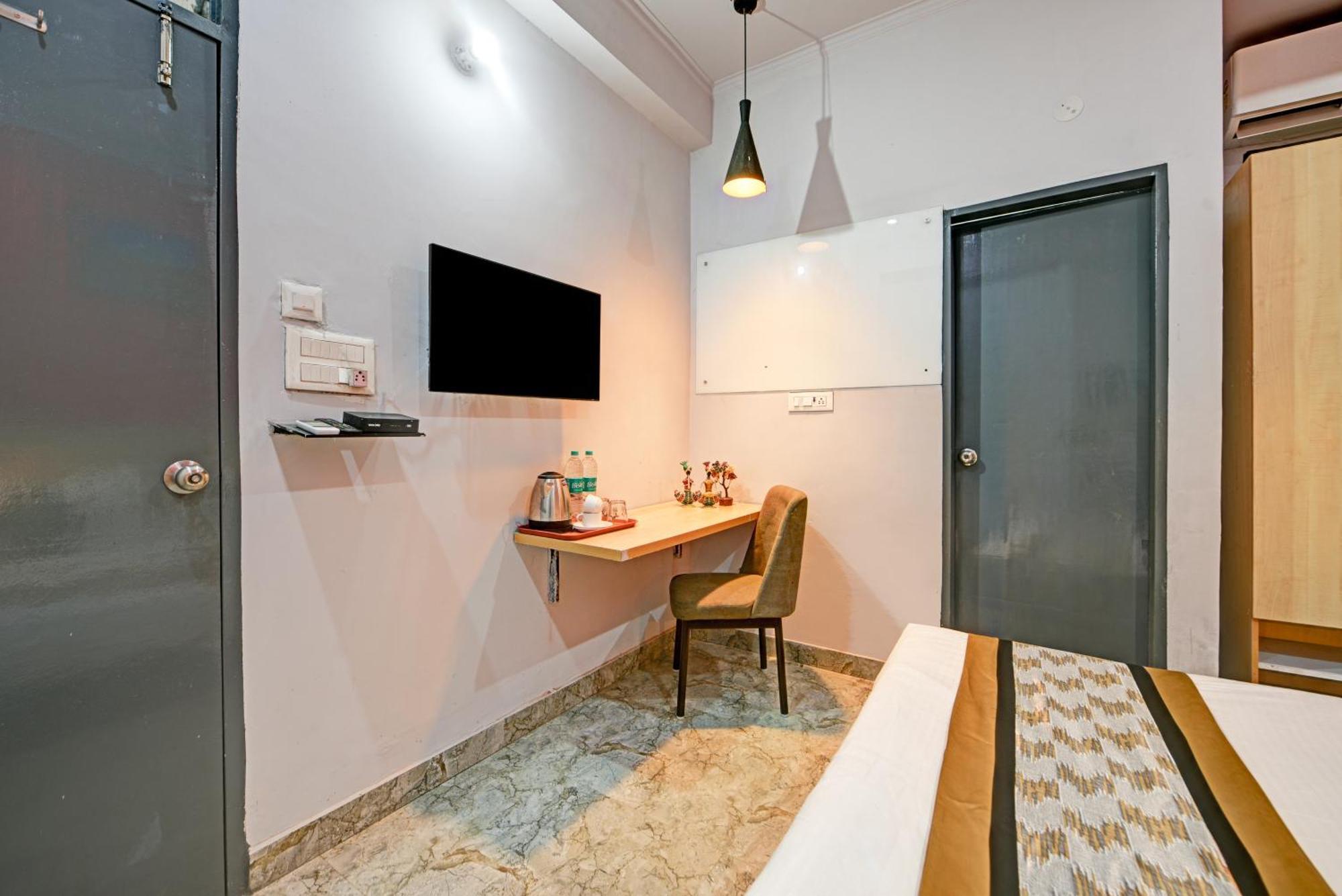 Royal Spark Inn1 - Medicity Gurugram, Near Medanta Hospital 구르가온 외부 사진