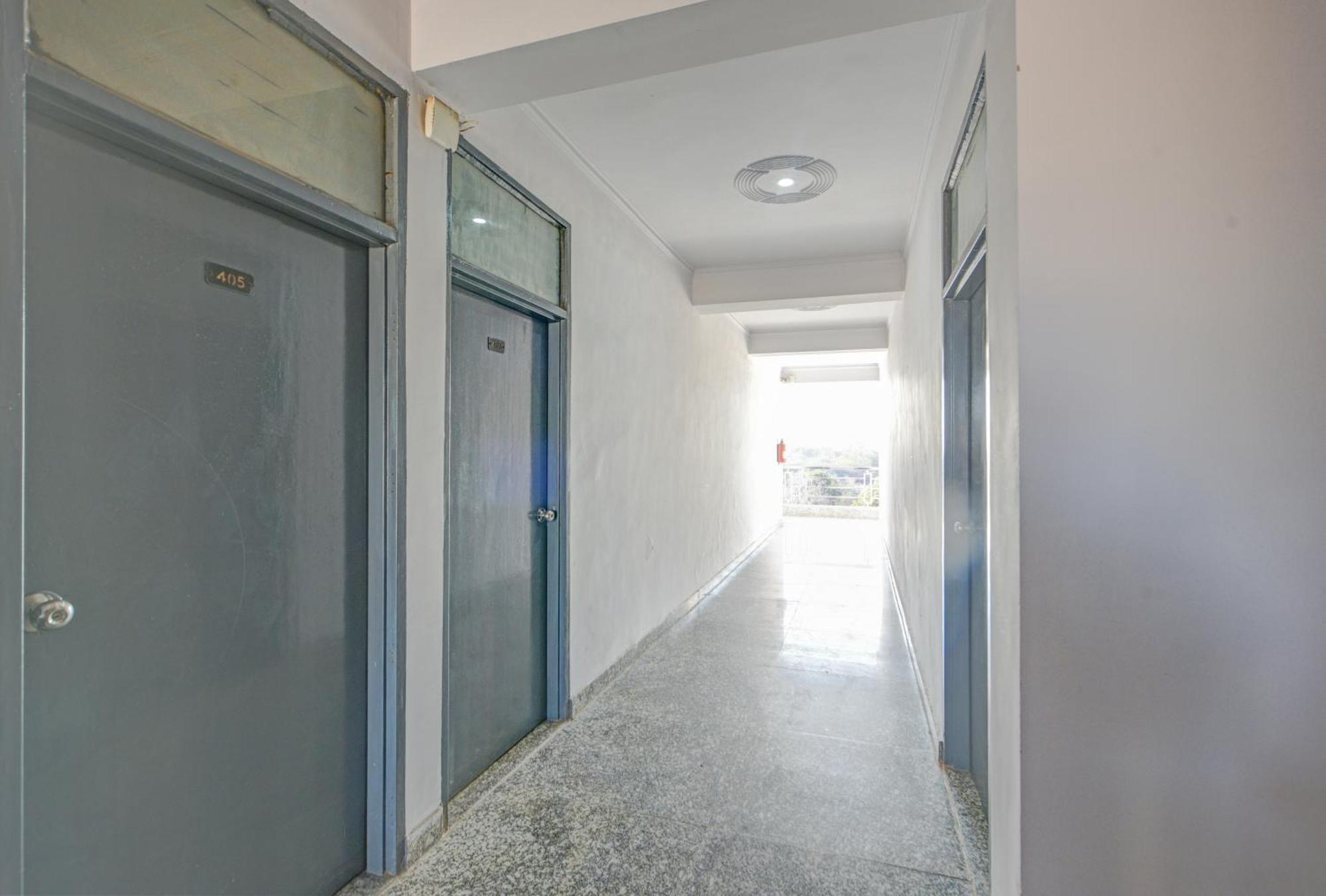 Royal Spark Inn1 - Medicity Gurugram, Near Medanta Hospital 구르가온 외부 사진